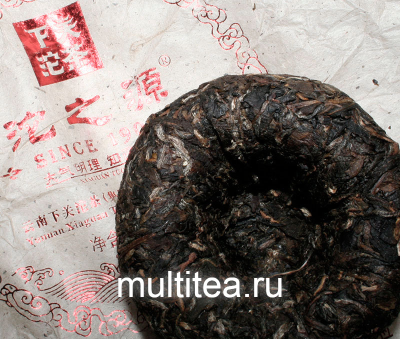 с обратной стороны и крупным планом туоча шен пуэра Xiaguan Origin of Tuo 2014