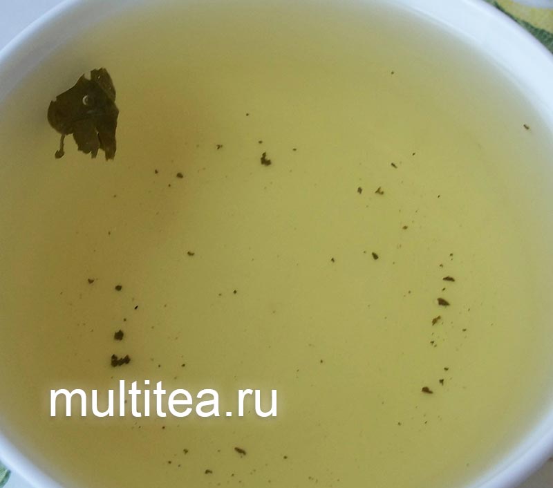 чистый, светлый и слегка желтоватый натой тайваньского улуна